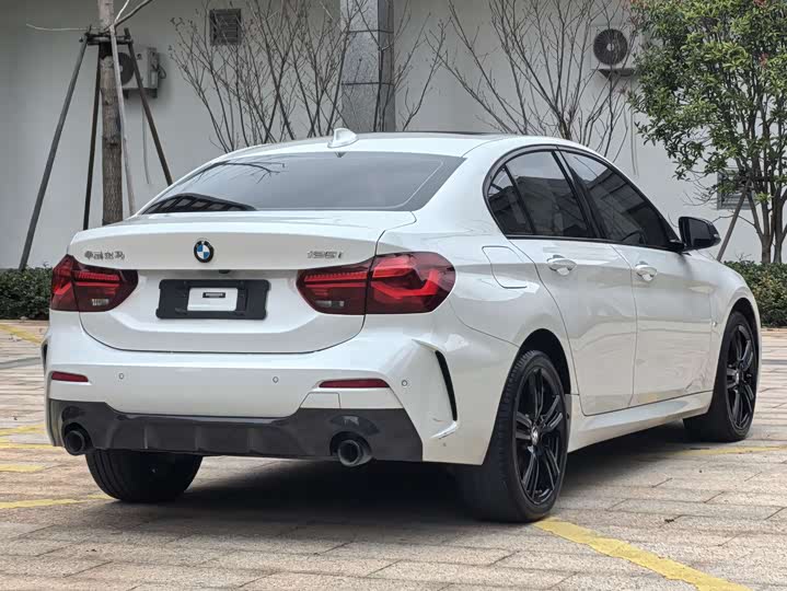 Фото 6 - BMW 1 Series