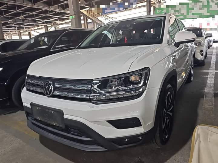 Photo 1 - Volkswagen Tharu
