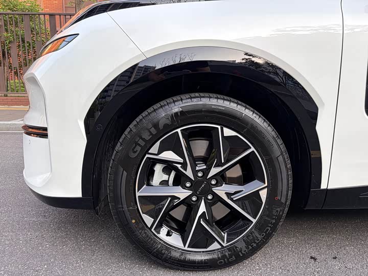Lynk & Co 08 EM-P Hybrid 2026 2026款 160长续航Max