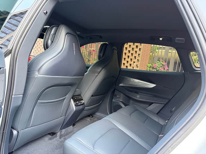 Lynk & Co 08 EM-P Hybrid 2026 2026款 160长续航Max