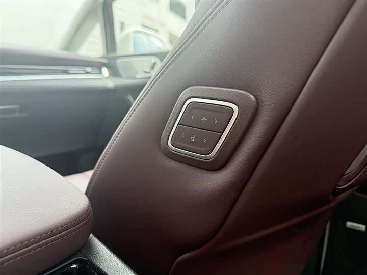Buick GL8 Century 2025 2025款 2.0T 六座蕴世版
