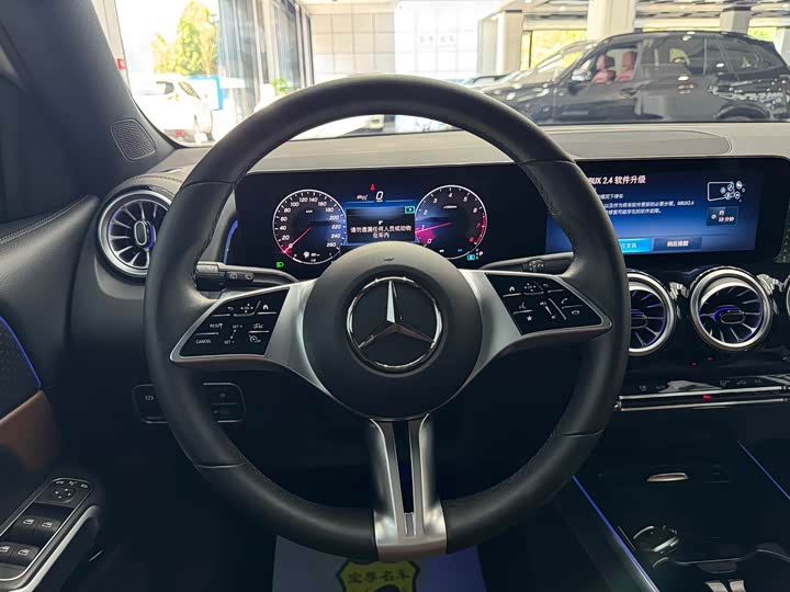 Фото 9 - Mercedes-Benz GLB-Class