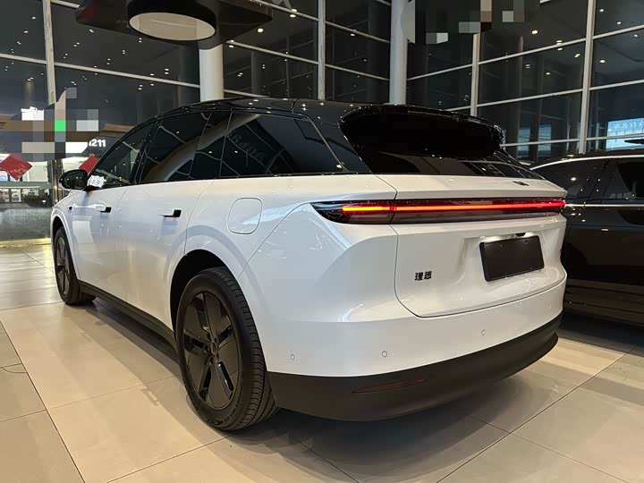 Фото 4 - LiXiang i6