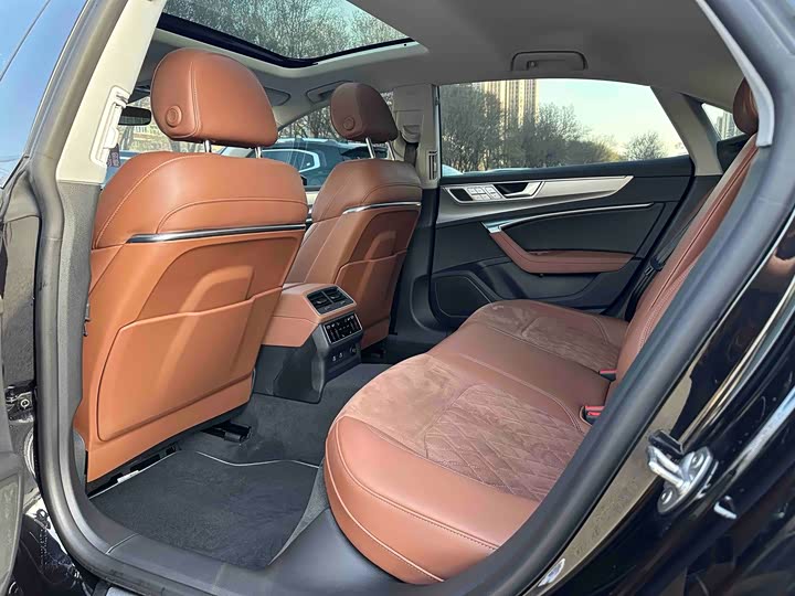 Audi A7L 2025 2025款 45 TFSI quattro 奢享型