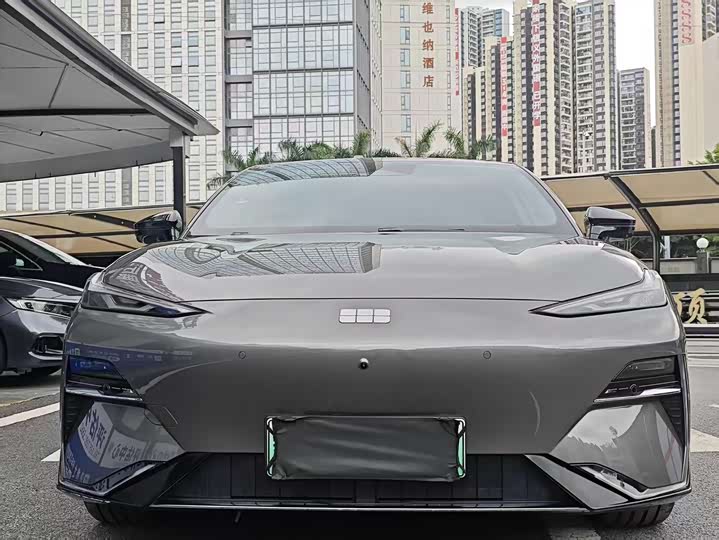 Geely Galaxy E8 2025 2025款 700km 远航智驾版