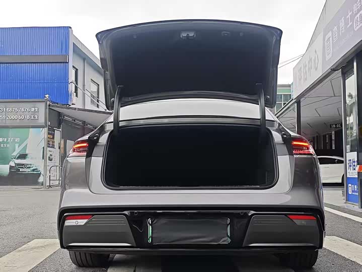 Geely Galaxy E8 2025 2025款 700km 远航智驾版