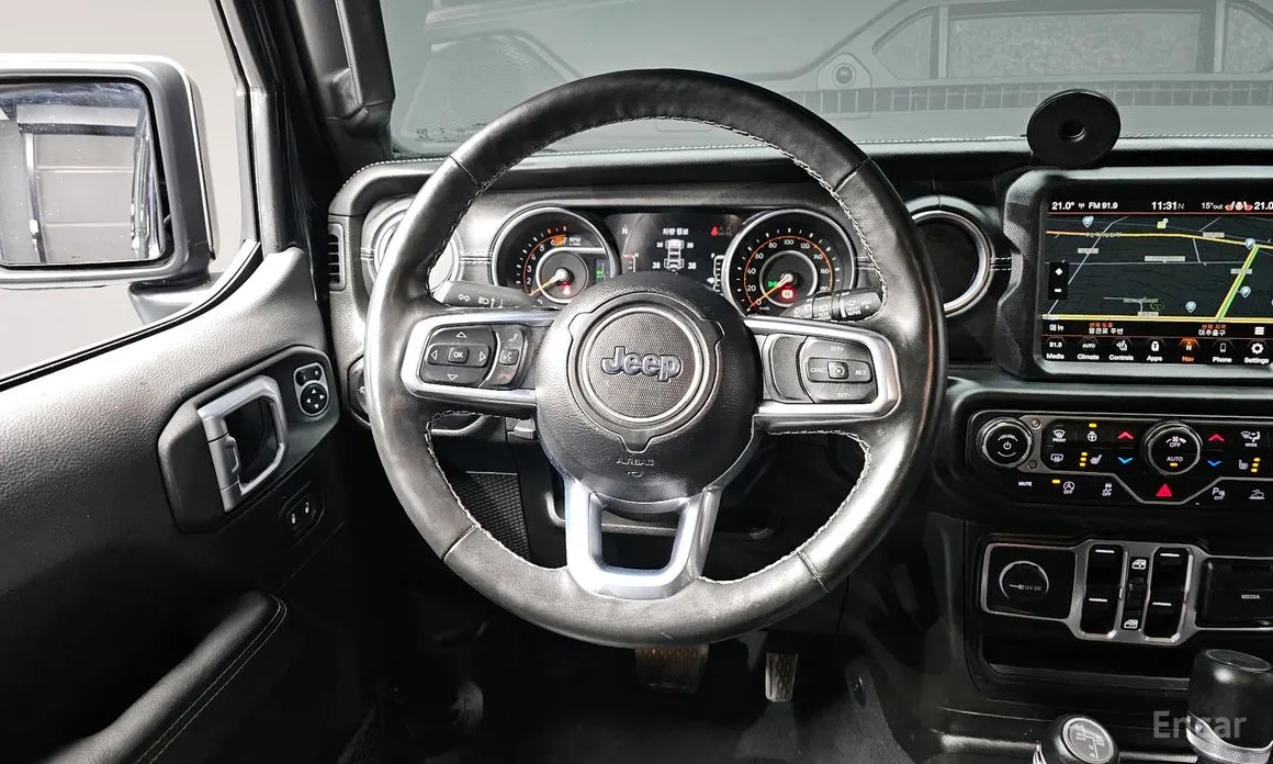 Photo 12 - Jeep Wrangler