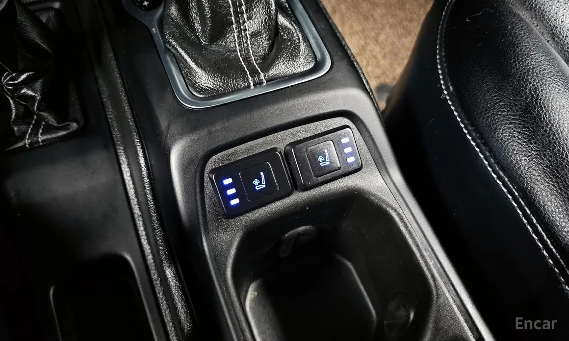 Photo 17 - Jeep Wrangler
