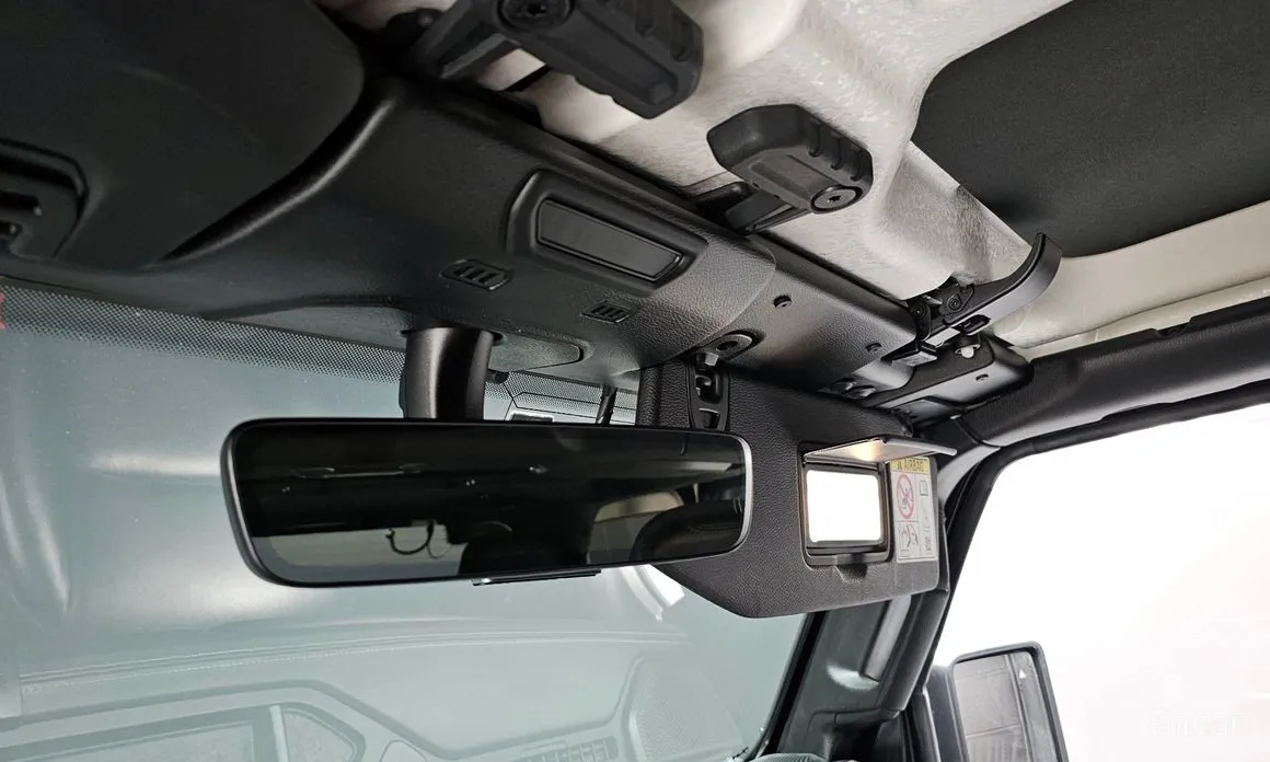 Photo 19 - Jeep Wrangler