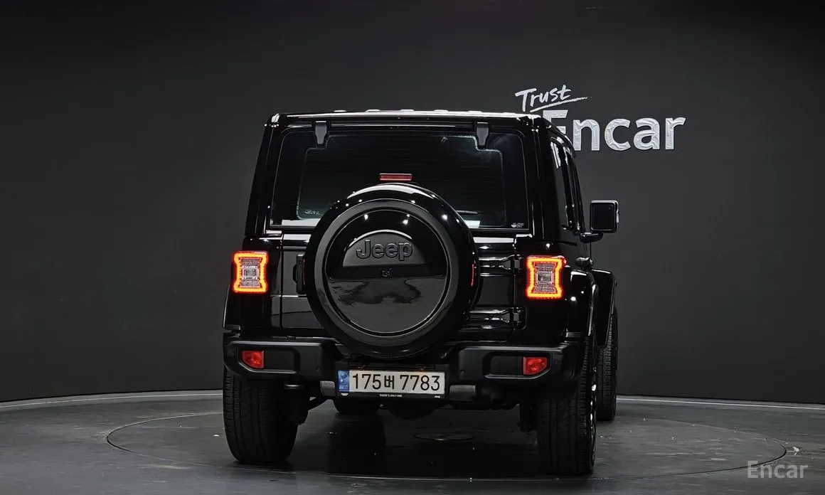 Photo 4 - Jeep Wrangler