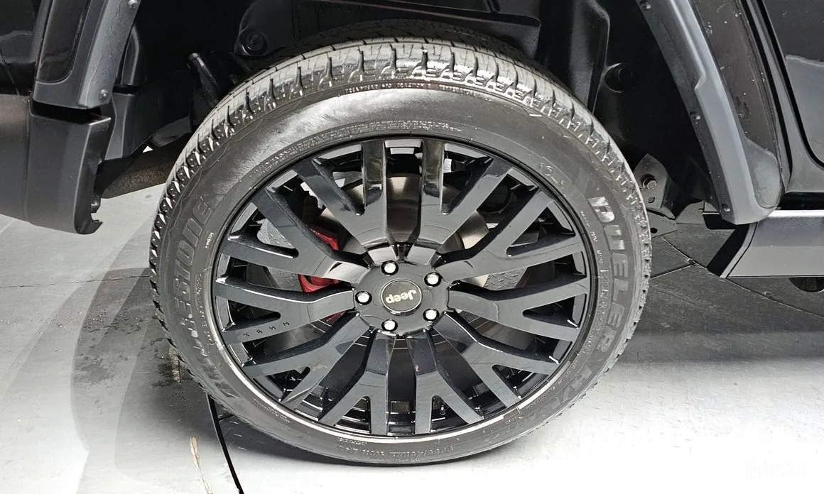 Photo 5 - Jeep Wrangler