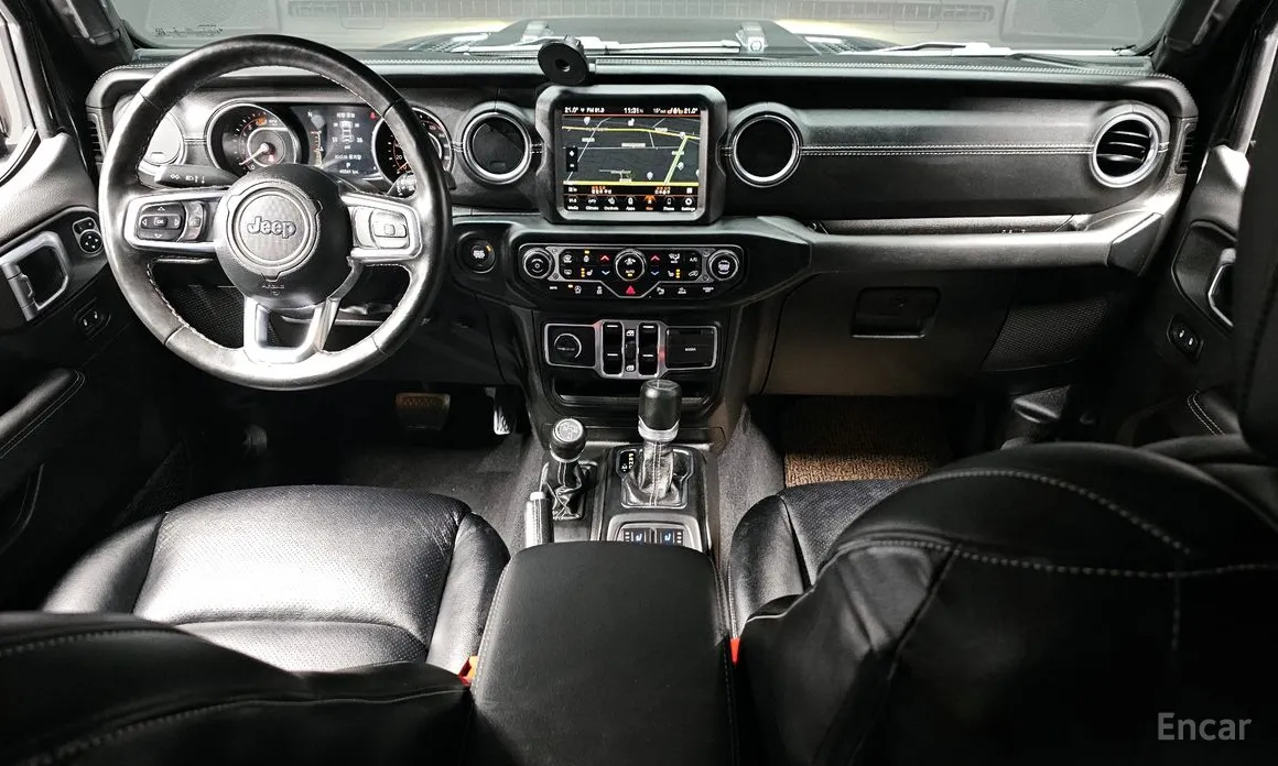 Photo 7 - Jeep Wrangler