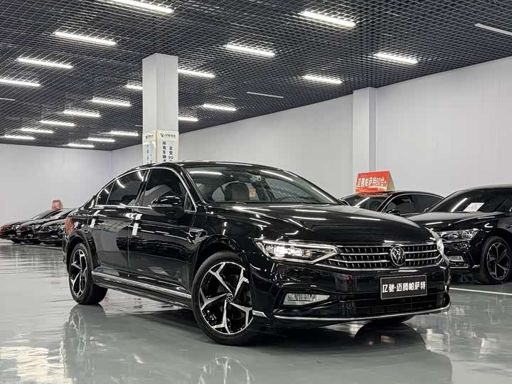 Фото 3 - Volkswagen Magotan