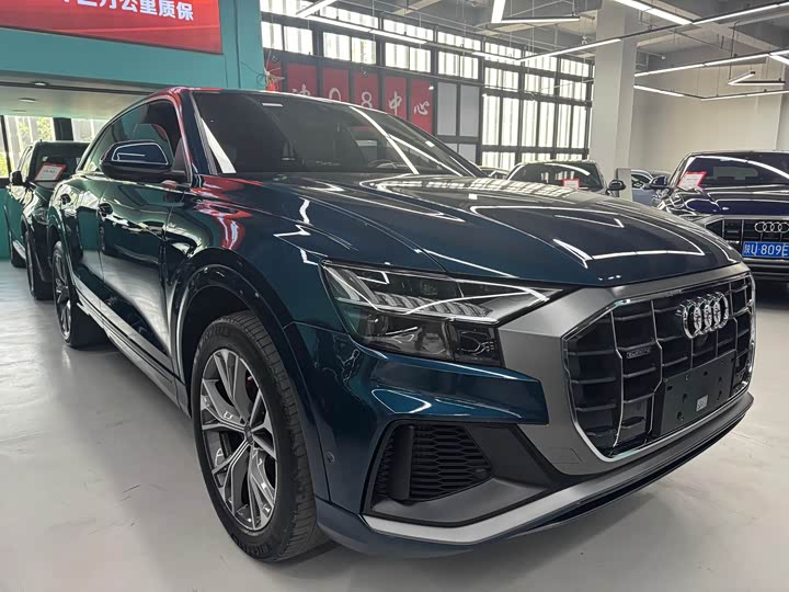 Фото 4 - Audi Q8