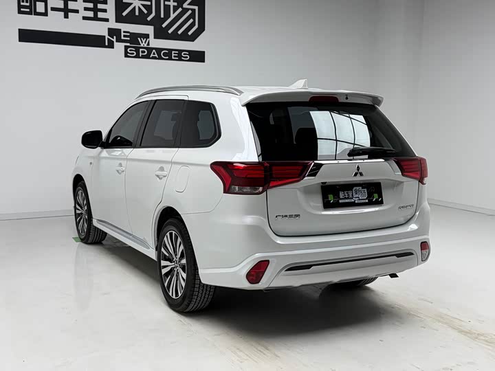 Mitsubishi Outlander 2020 2020款 2.0L 两驱畅行版 5座