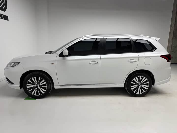 Mitsubishi Outlander 2020 2020款 2.0L 两驱畅行版 5座