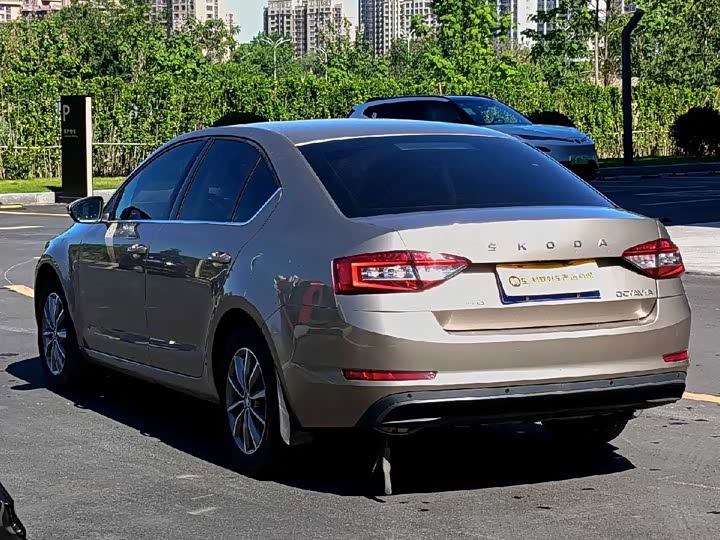Zdjęcie 4 - Skoda Octavia Pro