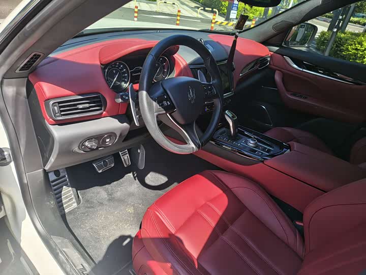 2023 Maserati Levante