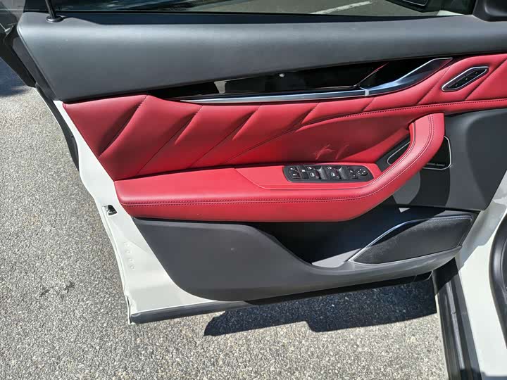 2023 Maserati Levante