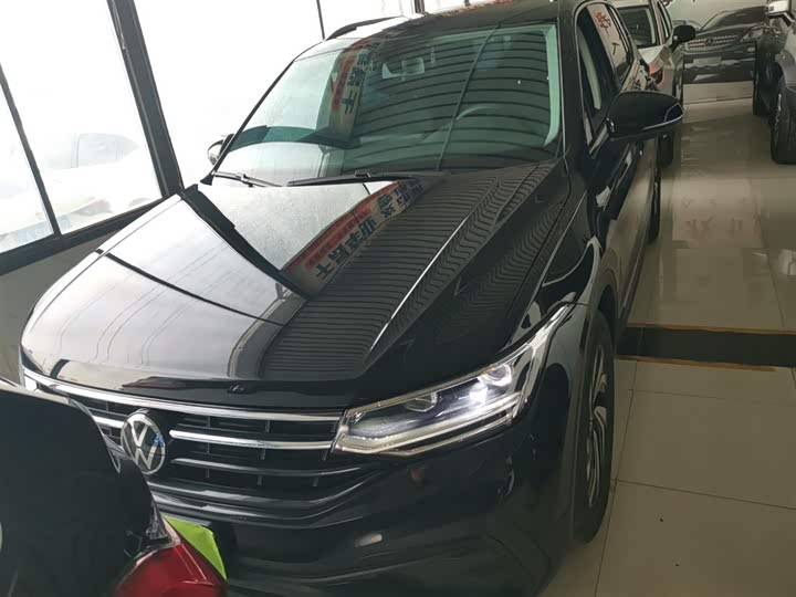 Volkswagen Tiguan L Pro 2025 2025款 出众款 300TSI 自动两驱龙腾版