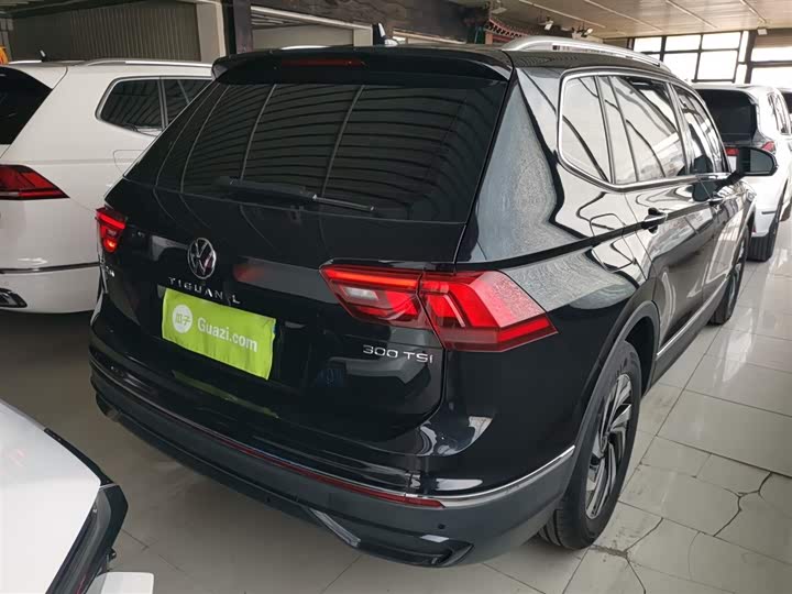 Volkswagen Tiguan L Pro 2025 2025款 出众款 300TSI 自动两驱龙腾版