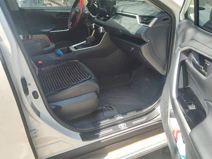 Toyota RAV4 2024 2024款 2.0L CVT两驱都市版