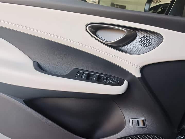 BYD Seal 05 DM-i Hybrid 2025 2025款 DM-i 智驾版 120KM旗舰型