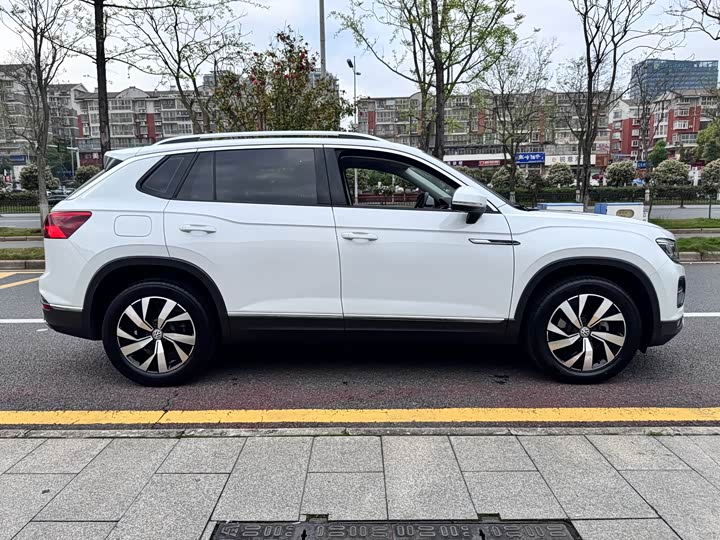 Volkswagen Tayron 2022 2022款 280TSI 两驱豪华智联版