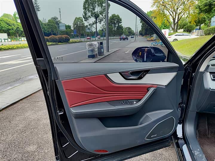 Hongqi HS5 2025 2025款 2.0T 四驱旗享Pro版