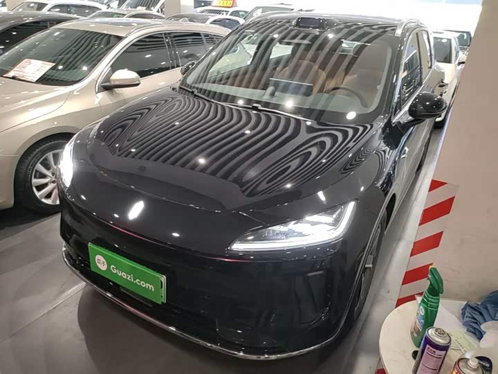 Photo 1 - Shangjie (Huawei × SAIC) H5