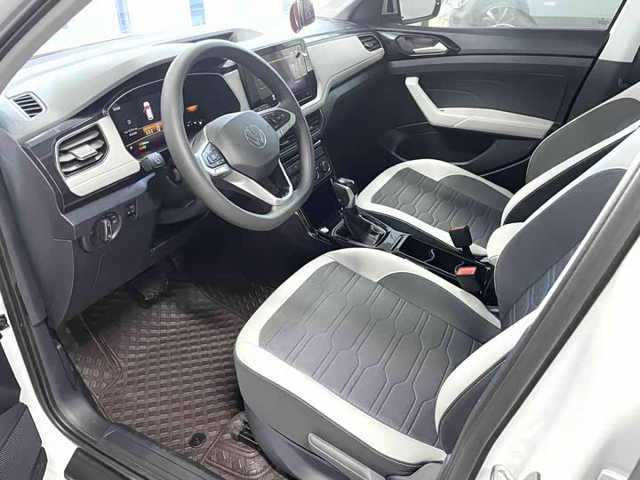 Volkswagen Tharu 2025 2025款 新锐 1.5L 锐意版