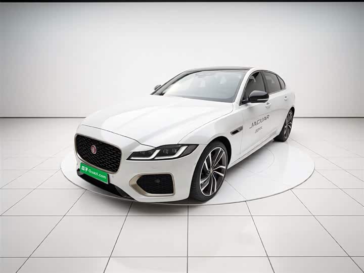 Jaguar XF L 2024 2024款 2.0T P300 四驱旗舰运动鎏金版