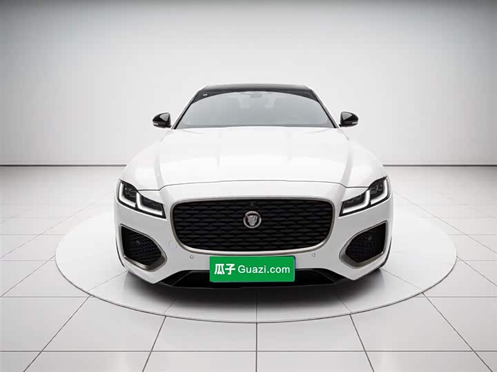 Jaguar XF L 2024 2024款 2.0T P300 四驱旗舰运动鎏金版