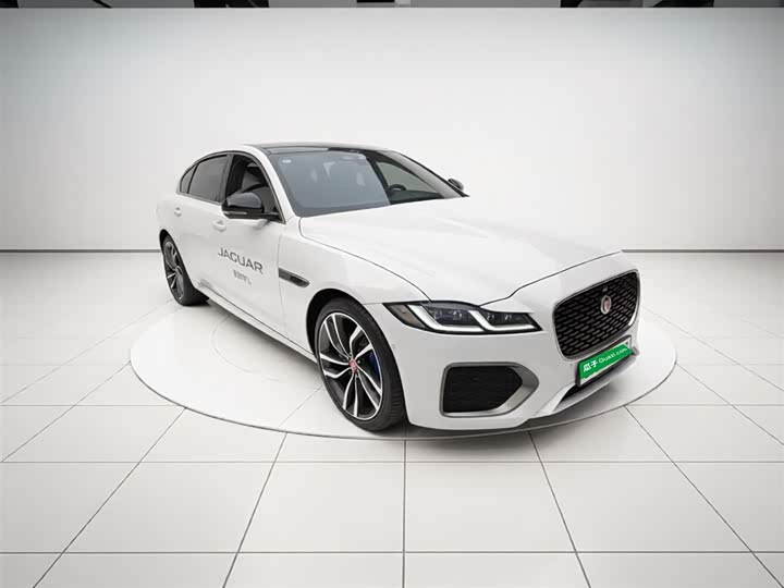 Jaguar XF L 2024 2024款 2.0T P300 四驱旗舰运动鎏金版