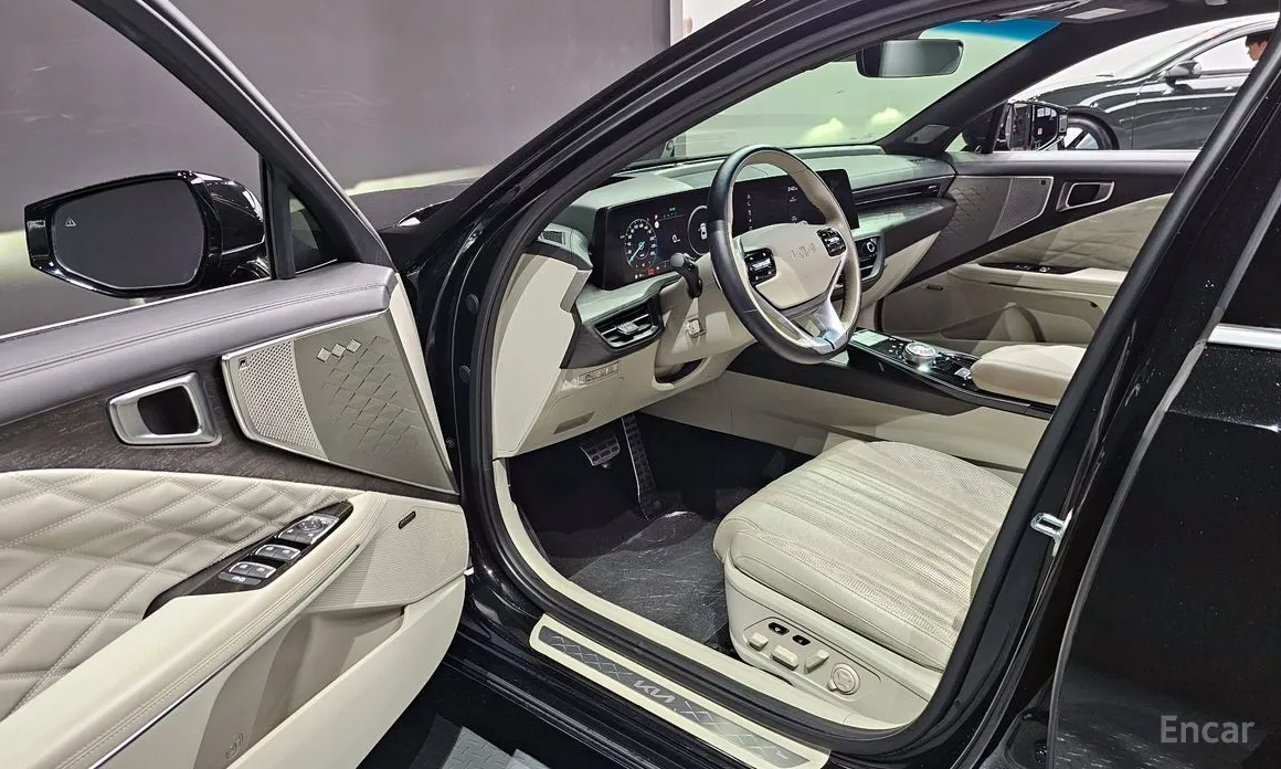 Photo 10 - Kia K8