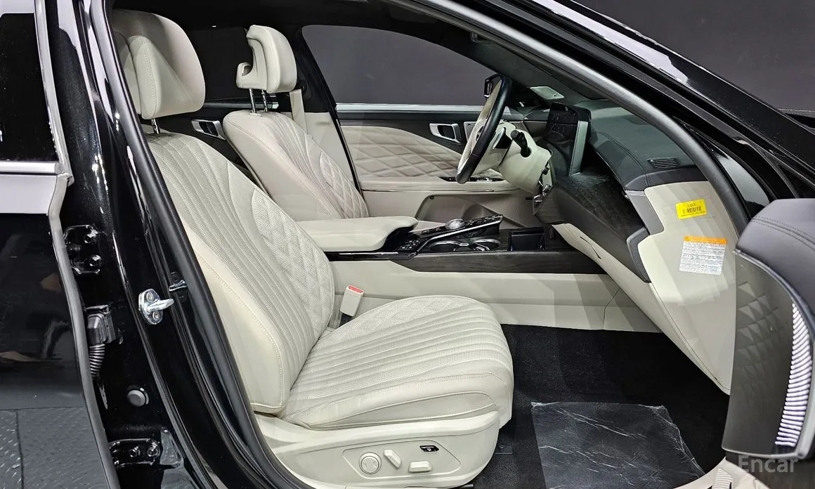 Photo 12 - Kia K8