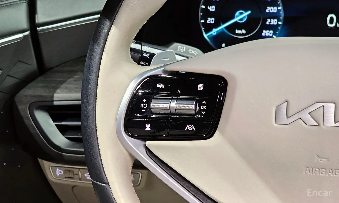 Photo 16 - Kia K8