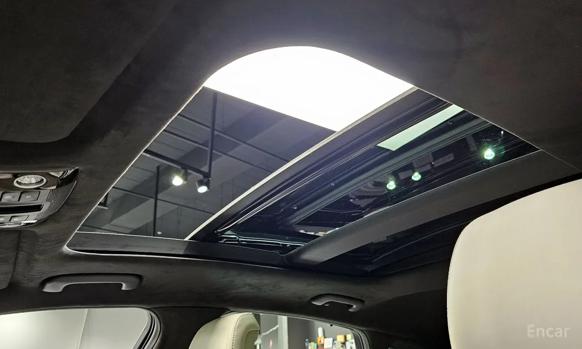 Photo 17 - Kia K8