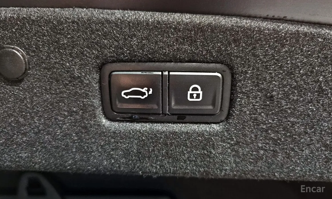 Photo 18 - Kia K8