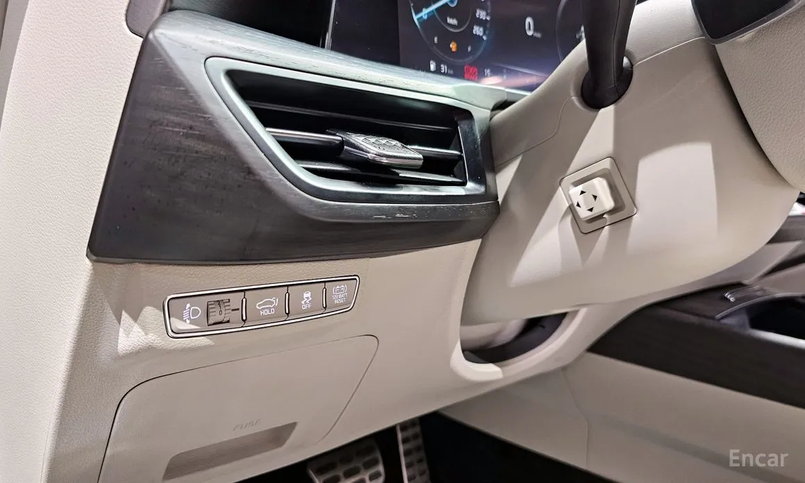 Photo 20 - Kia K8
