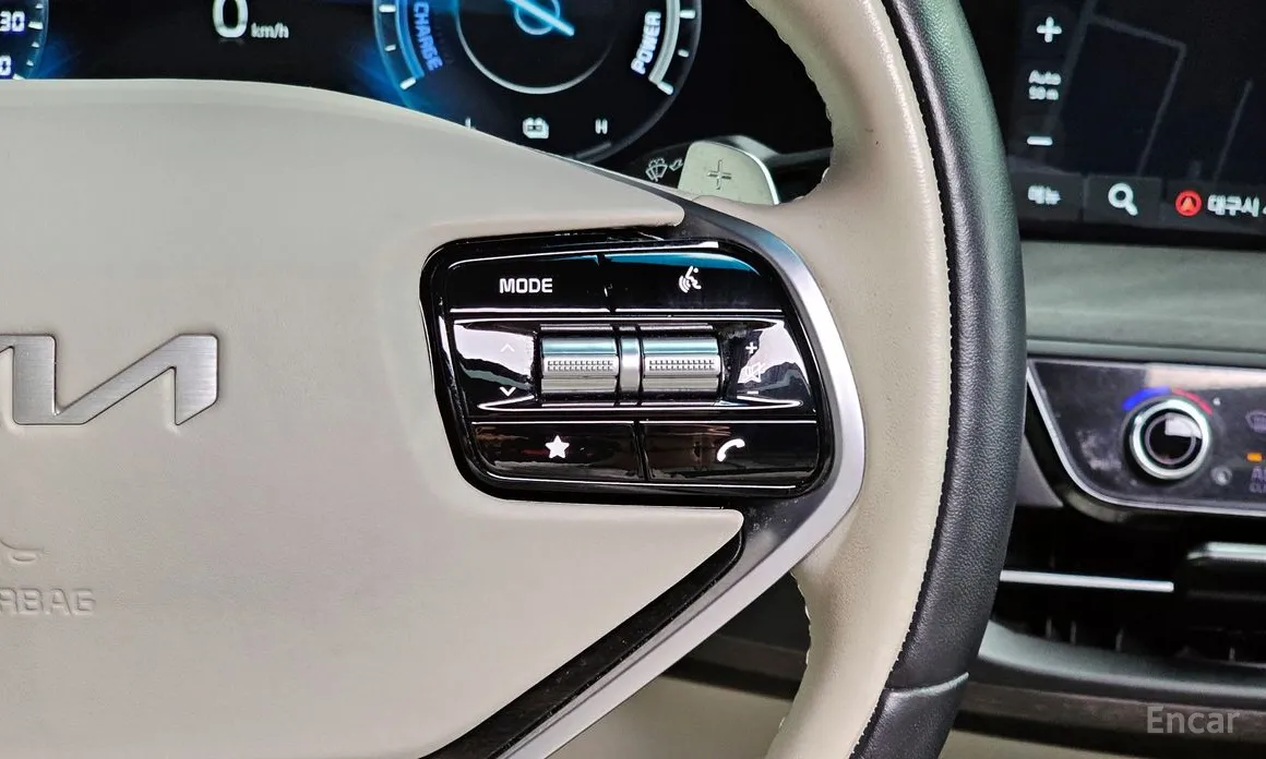 Photo 26 - Kia K8