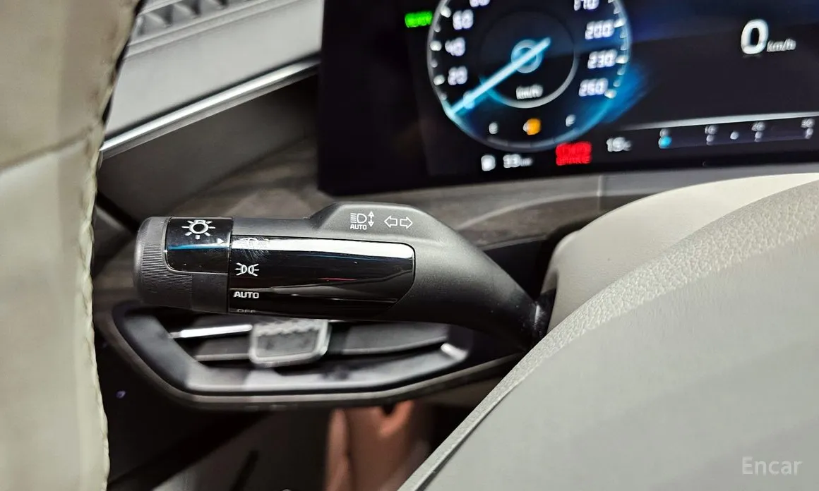 Photo 29 - Kia K8