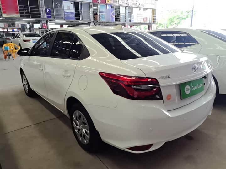 Фото 5 - Toyota Vios