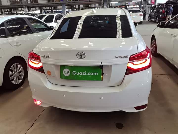 Фото 6 - Toyota Vios