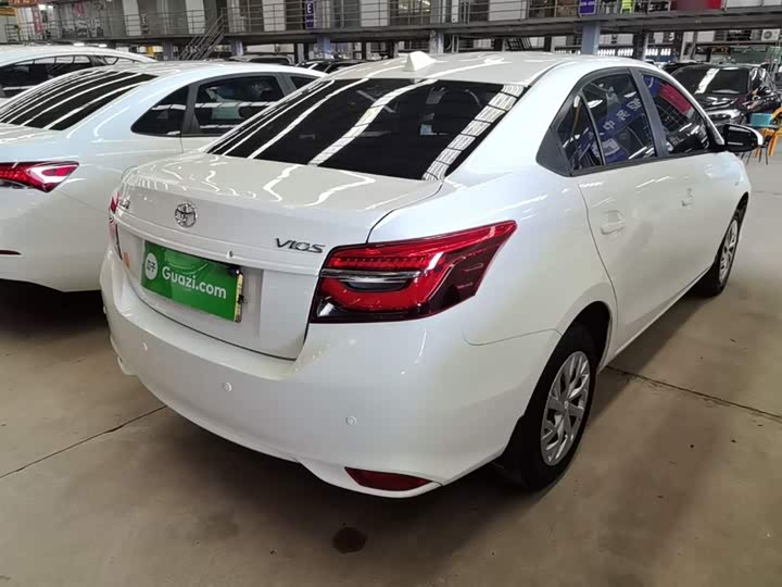 Фото 7 - Toyota Vios