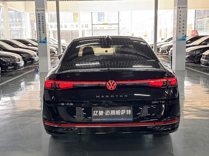 Фото 8 - Volkswagen Magotan