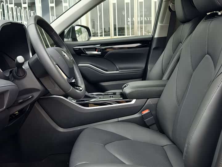 Toyota Highlander 2026 2026款 2.5L智能电混双擎两驱豪华版 7座