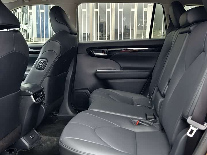 Toyota Highlander 2026 2026款 2.5L智能电混双擎两驱豪华版 7座