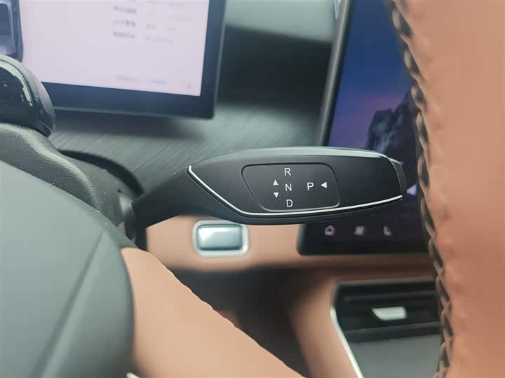 Chery Tiggo 8L 2024 2024款 2.0T 两驱尊贵版 5座