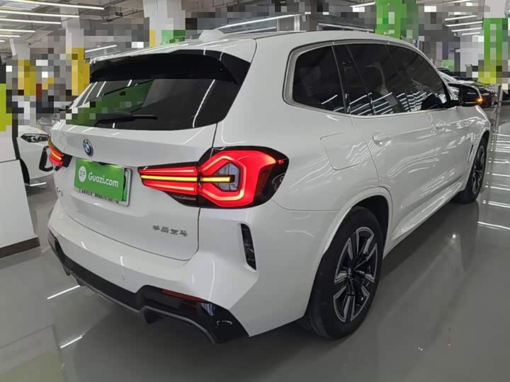 Фото 7 - BMW iX3